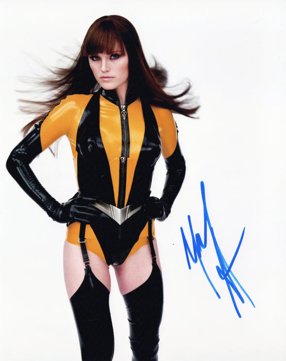 Malin Åkerman Signed 8x10 - The Watchmen Autograph #2