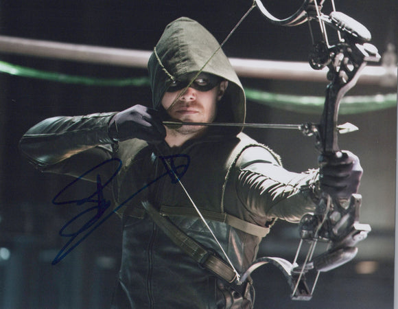 Stephen Amell Signed 8x10 - Arrow Autograph #1