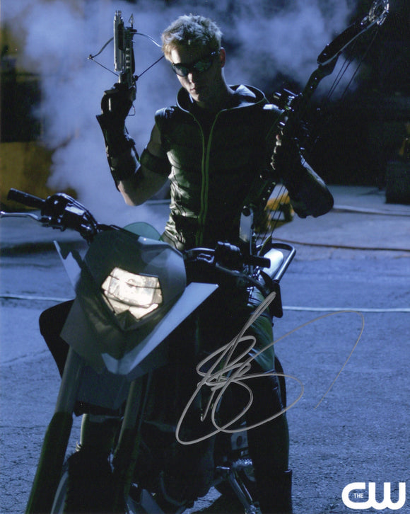Justin Hartley Signed 8x10 - Smallville Autograph