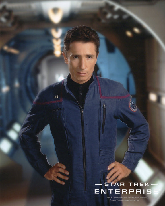 UNSIGNED Licensed 8x10 Photo - Star Trek: ENT Dominic Keating as Lt. Malcolm Reed #1