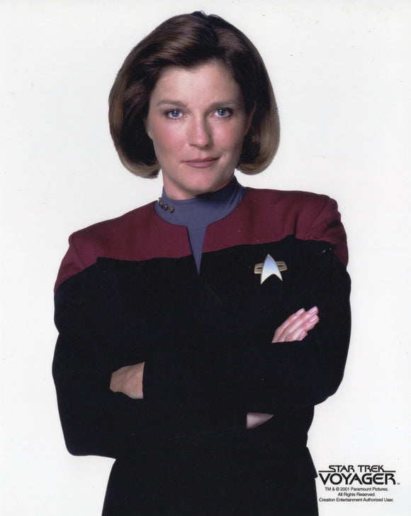UNSIGNED Licensed 8x10 Photo - Star Trek: VOY - Kate Mulgrew as Captain Kathryn Janeway