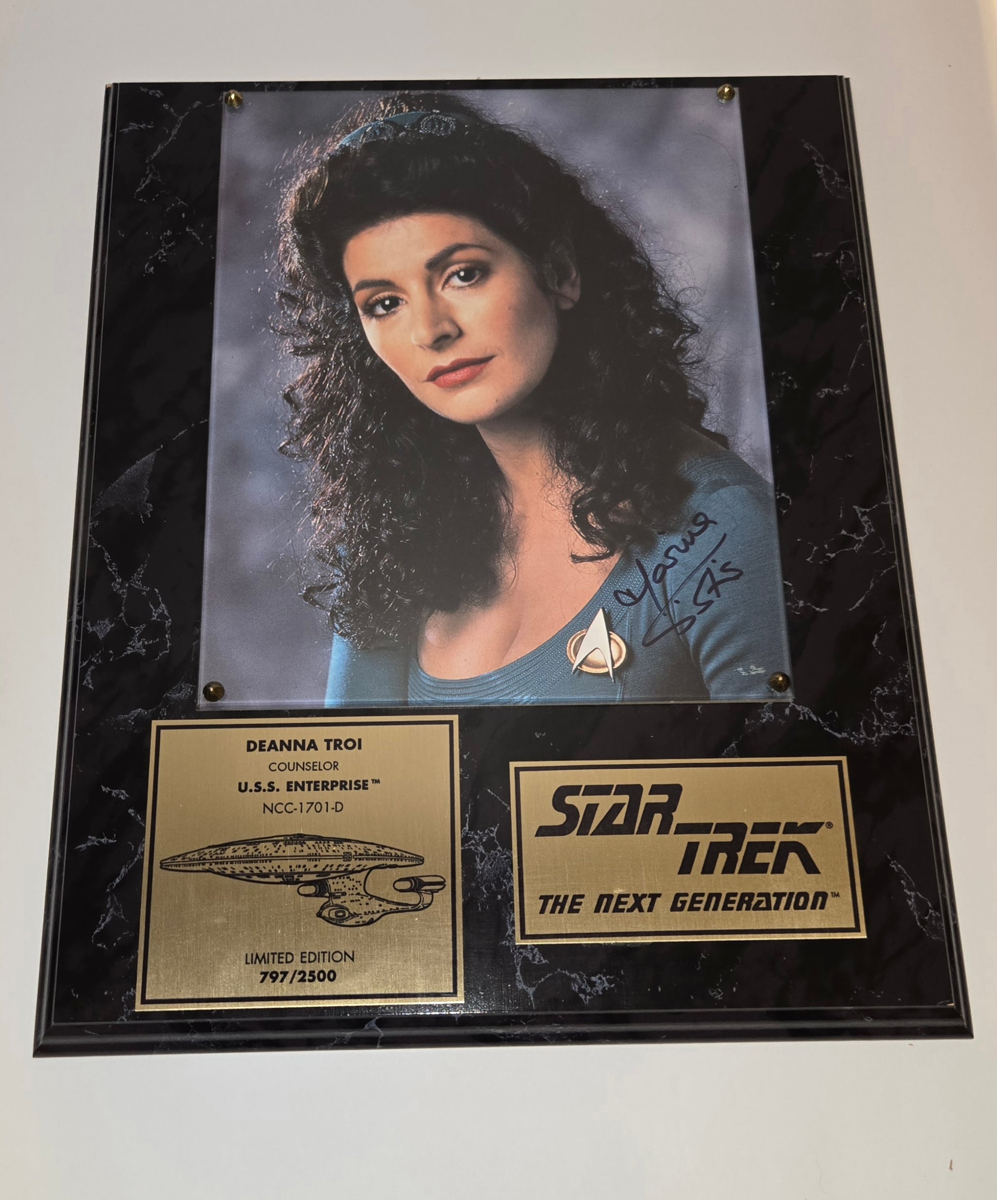 Autographed Cards & Collectibles – The Autograph Concierge