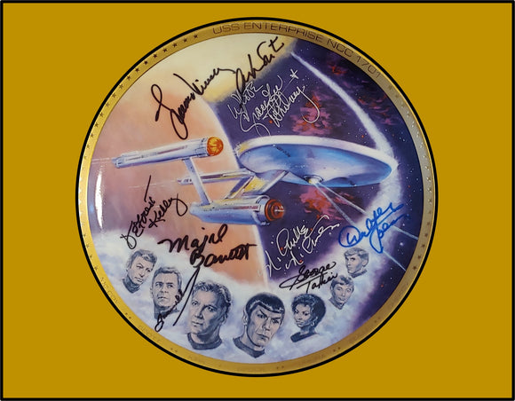 'Star Trek: TOS' Full CAST Signed Collector's Plate - Shatner, Nimoy, Kelley, etc.