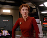 (STLV26) AUTOGRAPH PRE-ORDER - NANA VISITOR 8X10 & Send-In