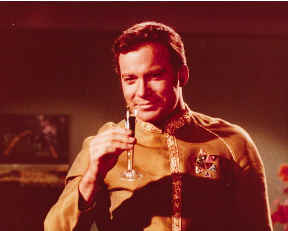UNSIGNED 8x10 Photo - Star Trek: TOS - William Shatner as CAPTAIN KIRK #3